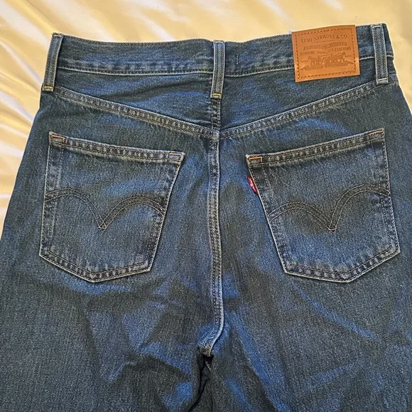 Levi's Ribcage Wide Leg High Rise Jeans - Picture 5 of 9